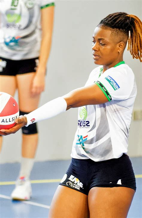 Volley ball N2F Une victoire pour la première de Saint Chamond