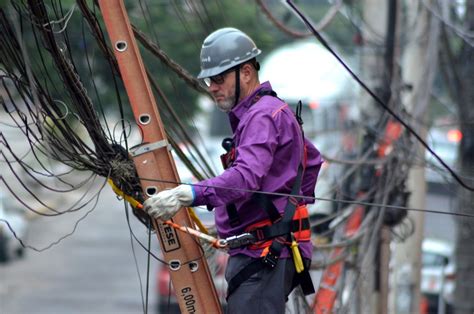 Retirada De Fios Em Desuso Rua Vale Machado Flickr