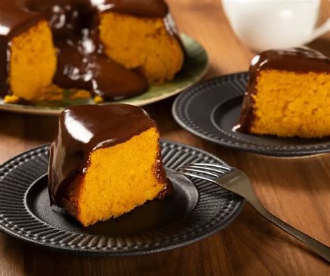 Bolo de Cenoura sem glúten Calda Fitness Todo Dia Mais Leve