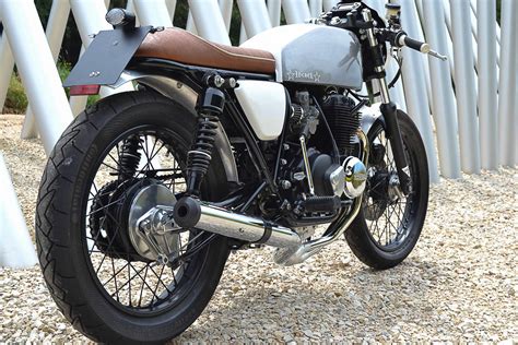 Cooler Honda Cb 400 Four Café Racer Von Pascal Locher