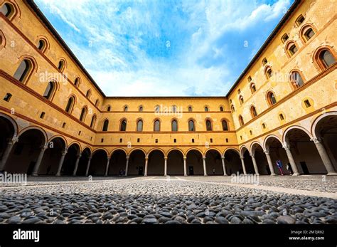 Museo Di Arte Antica Nel Castello Sforzesco Di Milano Immagini E