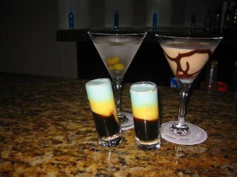 Bumble Bee Recipe Shot Recipes Yummy Alcoholic Drinks Holiday Recipes