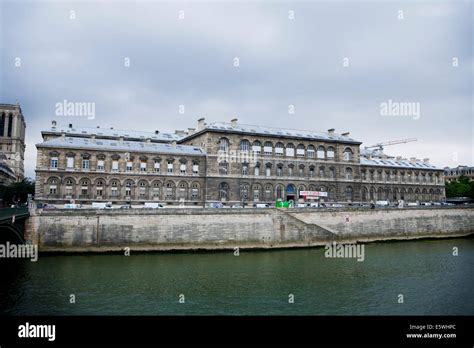 Hotel dieu hospital, paris Stock Photo - Alamy