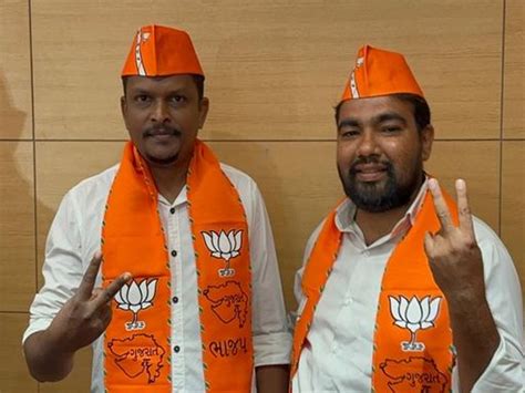 Two More Aam Aadmi Party Corporators Join Bjp In Surat गुजरात में Aap