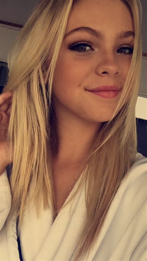 Blondes M Dchen Selfie Auf Lyunse Info Hot Sex Picture