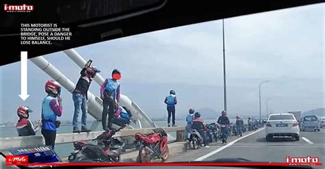 MOTORCYCLE CONVOYS STOPPING AT PENANG BRIDGE POSES A DANGER TO