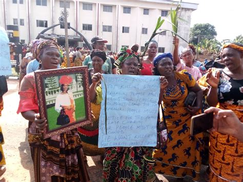 3 000 Women Shut Down Anambra Community In Protest Over Ritual Killing