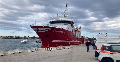 Emergency Salva Migranti A Bordo Di Un Gommone Assegnato Il Porto