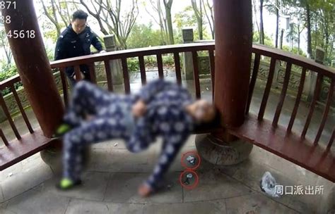 与家人争吵后，老人离家出走吞药轻生 民辅警火速寻踪紧急营救新浪四川新浪网