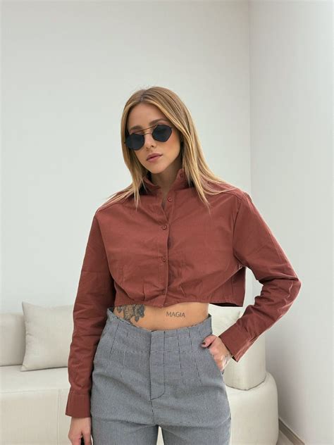 Camisa Cropped Dani Carolla Ferraro