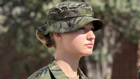 La Cadete Leonor Primeras Im Genes Vestida De Uniforme