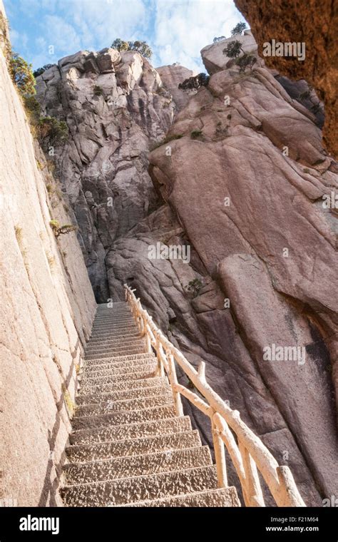 Cliff Side Stairs Hi Res Stock Photography And Images Alamy