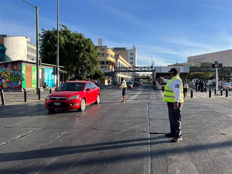 Polic A Vial Jalisco On Twitter Contin A El Apoyo Al Cruce Peatonal