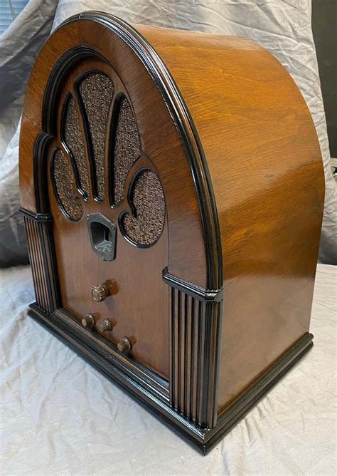 Philco Restored Tube Radio Model 70 Cathedral 1933 With Minijack For