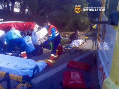 Trágico Accidente Entre Un Coche Y Una Ambulancia De Transporte Con Personas Mayores Viva