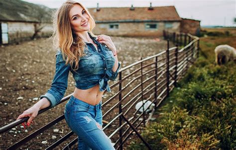 Обои fence women jeans blonde farm women outdoors на телефон и