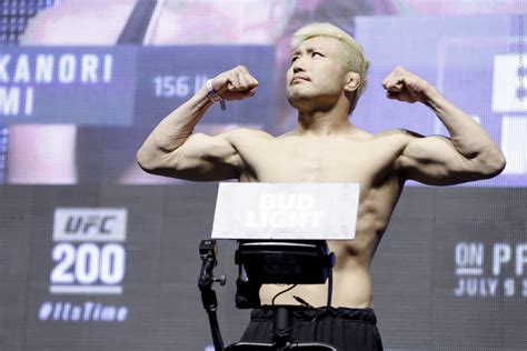 UFC 200 weigh-in photos - MMA Fighting