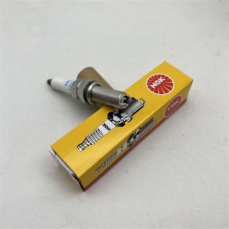 Ngk Lmar9e J Motorcycle Spark Plugs Suitable For Ymh R1 Mt 10 Yzf R1