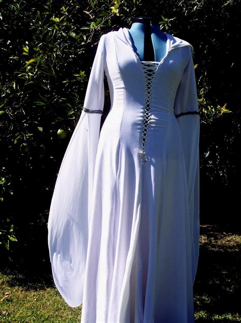 Items similar to Kahlan Amnell Confessor Dress Cosplay (Legend of the ...