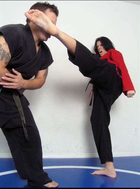 Pin By Break44239 On Female Martial Artists Women Karate Martial