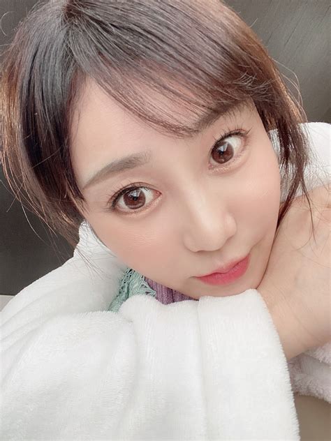 大島優香🎀🎀11月23日オフ会します´ ꒳ ` On Twitter おはようございます 今は紫陽花が満開の時期ですね 今日も素敵な1日を♡