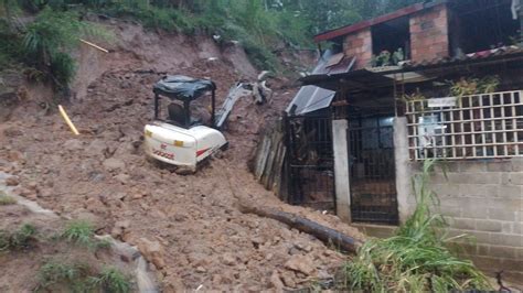 Derrumbes Amenazan Con Sepultar Viviendas En Varios Sectores De Ibagué El Cronista