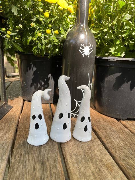 Clay Ghost Set Of 3 Halloween Ghosts Ghosts Halloween Table Decor