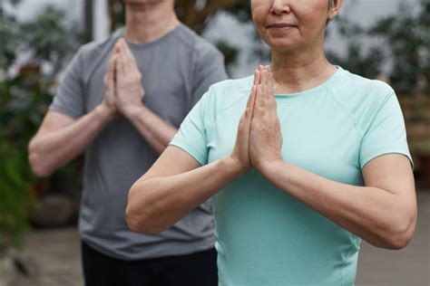 Yoga Sur Chaise Pour Sénior Crème Anti Ride