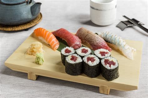 Ricetta Sushi Misto Di Nigiri E Hosomaki Cucchiaio D Argento