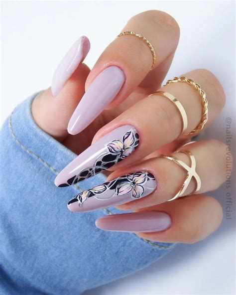 Get Ready To Shine On Your Graduation Day With These Stunning Nail Designs From Classic French