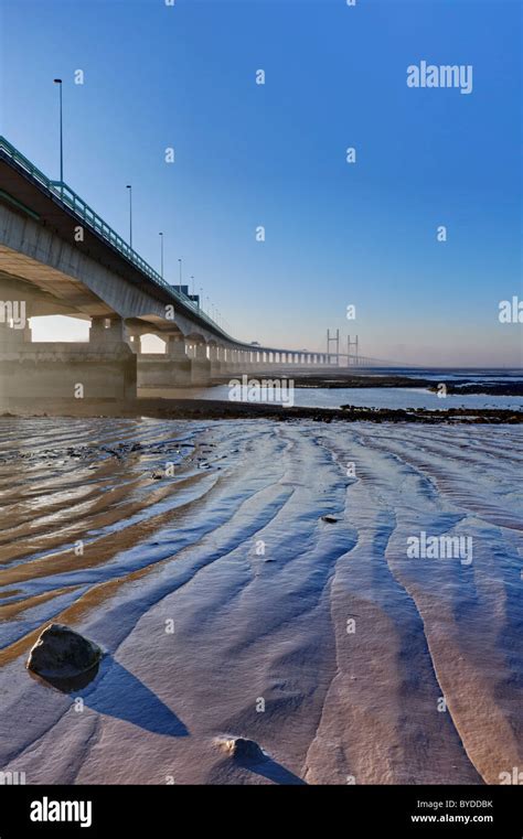 Severn crossing bridge severn estuary hi-res stock photography and ...