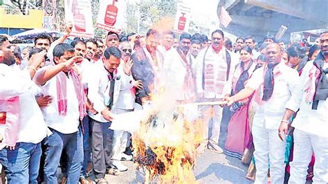 కట్టెలపొయ్యిపై వంటచేస్తూ నిరసన Namasthe Telangana