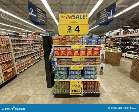 Food Lion Grocery Store Interior Cheezit Display Editorial Stock Photo