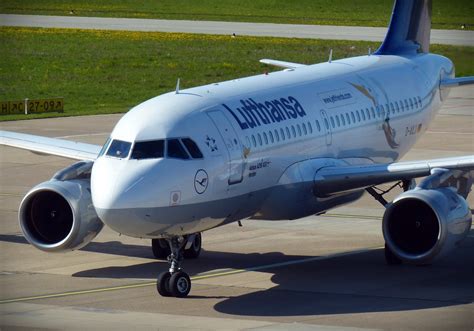 Lufthansa encomenda um total de 16 aviões da Boeing e da Airbus