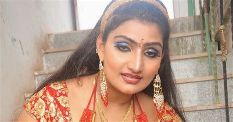 Hot Mallu Aunty Babilona Thighs And Cleavage Show Images Wiral Beauties