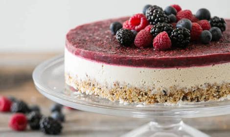 Cheesecake Vegano Y Raw De Vainilla Con Frutos Del Bosque Sin Lactosa Y