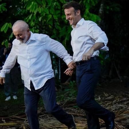 Casal feliz na Amazônia Encontro entre Lula e Macron vira meme