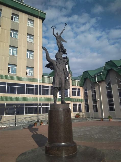 Памятник А. С. Пушкину в Сургуте - Русский контур