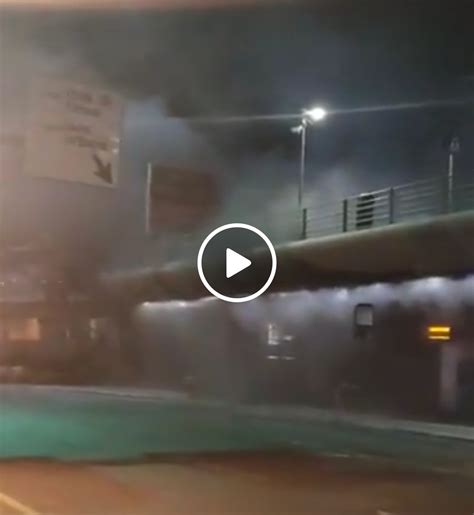 Ultim Ora Aeroporto Di Catania A Fuoco Il Video Dell Incendio