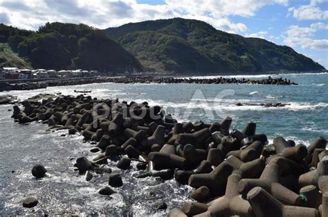 海岸の波消しブロック No 23881390｜写真素材なら「写真ac」無料（フリー）ダウンロードok