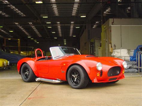 AC Cobra: История модели, фотогалерея и список модификаций