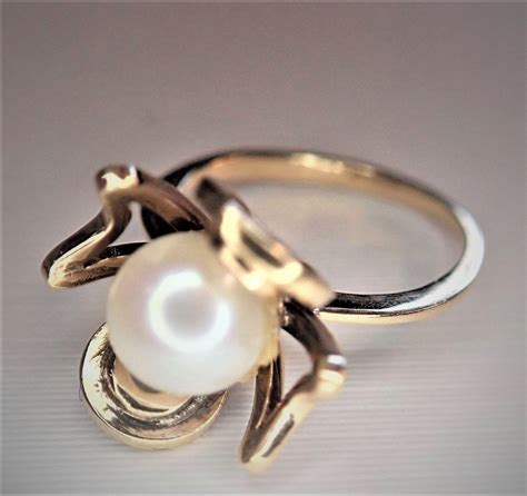 Vintage 18k Gold Pearl Ring