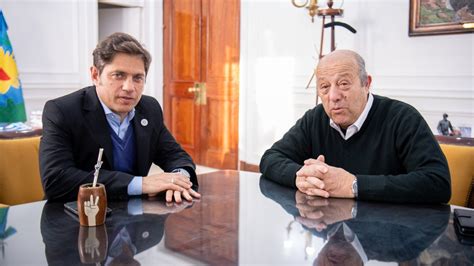 Axel Kicillof recibió al intendente de Mar Chiquita con la temporada