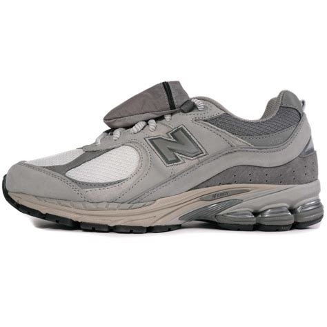 New Balance 2002R - Grey - M2002RVC