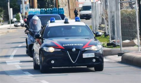 Ruba Auto Della Polizia A Genova Inseguito E Arrestato A Piacenza