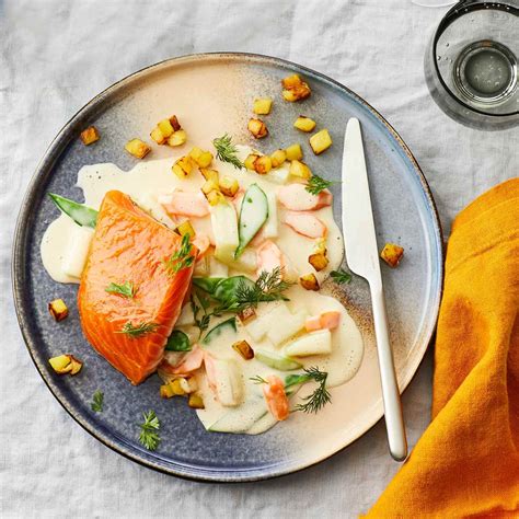 Menü mit gebeiztem Lachs ESSEN UND TRINKEN