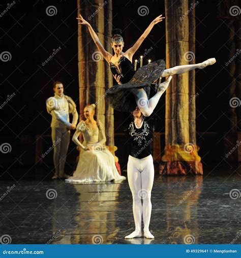 Siegfried Was Puzzled Be Engaged With Ogi Leah The Prince Adult Ceremony Ballet Swan Lake