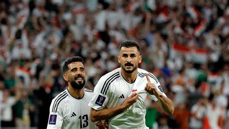 العراق يفوز على إندونيسيا بثلاثية في كأس آسيا