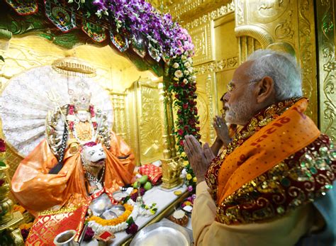 Pm Performs Darshan And Pooja At Modheshwari Mata Temple In Modhera