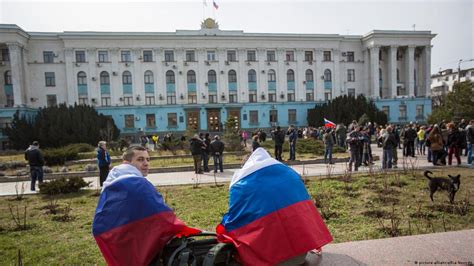 Crimea Focuses On Referendum DW 03 12 2014